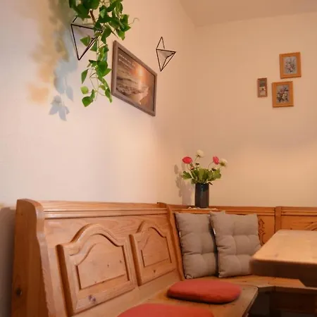 Apartment Vier-zimmer-wohnung Mit Garten Zwischen Salzburg Und Koenigssee *