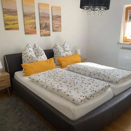 Vier-zimmer-wohnung Mit Garten Zwischen Salzburg Und Koenigssee Apartment Ainring